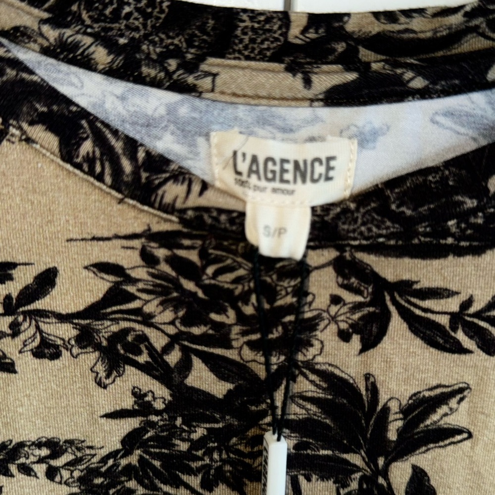 L'AGENCE Safari Ressi Short sleeve Top NWT S - Picture 4 of 5